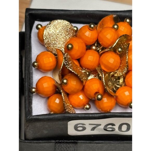 Retro Gold-Tone Stretch Ring With Orange Beads & Textured Discs - Picture 2 of 6